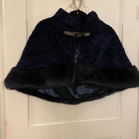 Beautiful evening shoulder cover - Picture 1 of 4